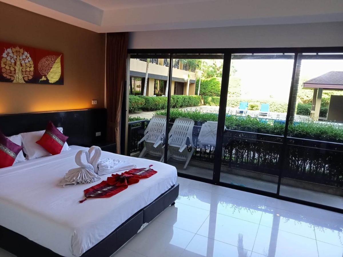 Naiyang Beach Hotel Sha Plus Phuket Eksteriør billede
