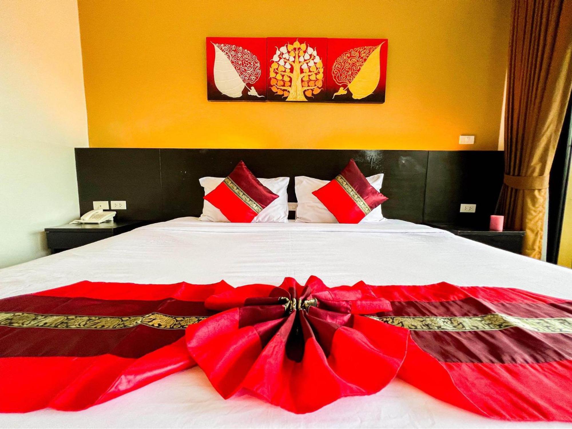 Naiyang Beach Hotel Sha Plus Phuket Eksteriør billede