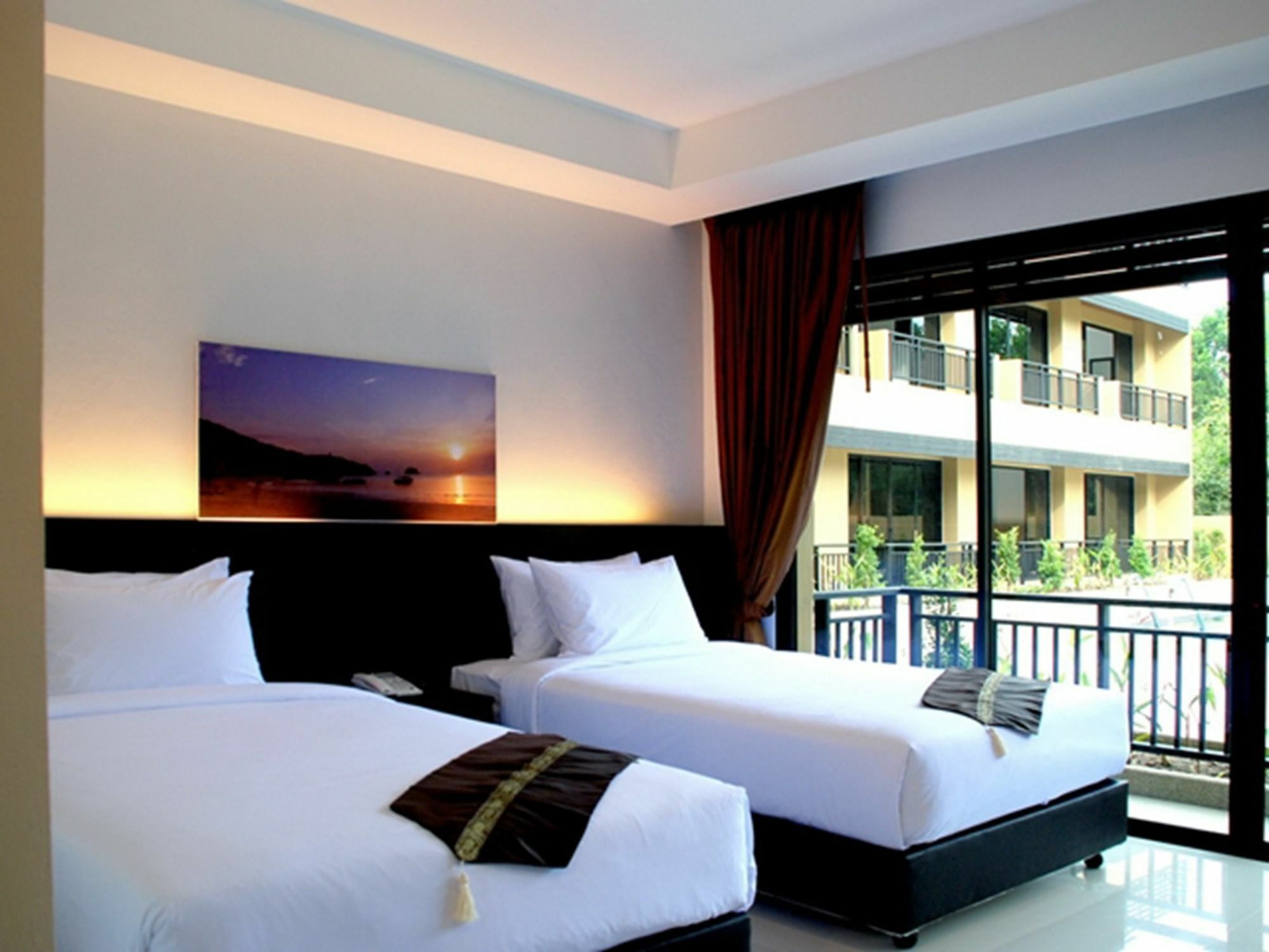 Naiyang Beach Hotel Sha Plus Phuket Eksteriør billede